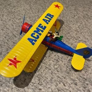 Warner Bros Wile E. Coyote and Road Runner Ertl 1931 Stearman Biplace replica
